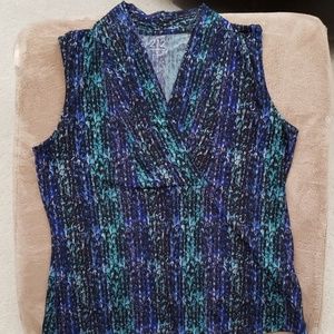 Blue/turquoise/black v-neck short sleeve top